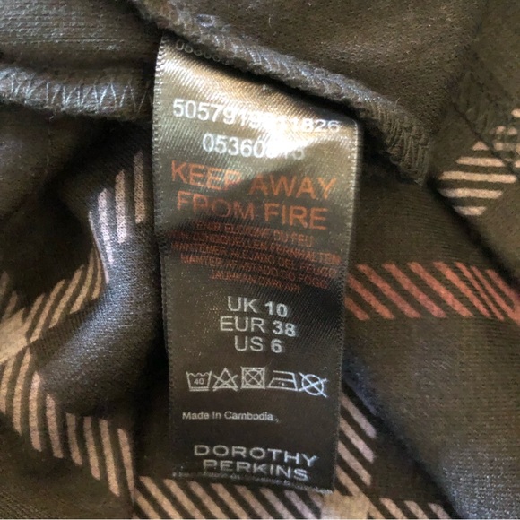 Dorothy Perkins Plaid Shift Dress - Picture 9 of 9